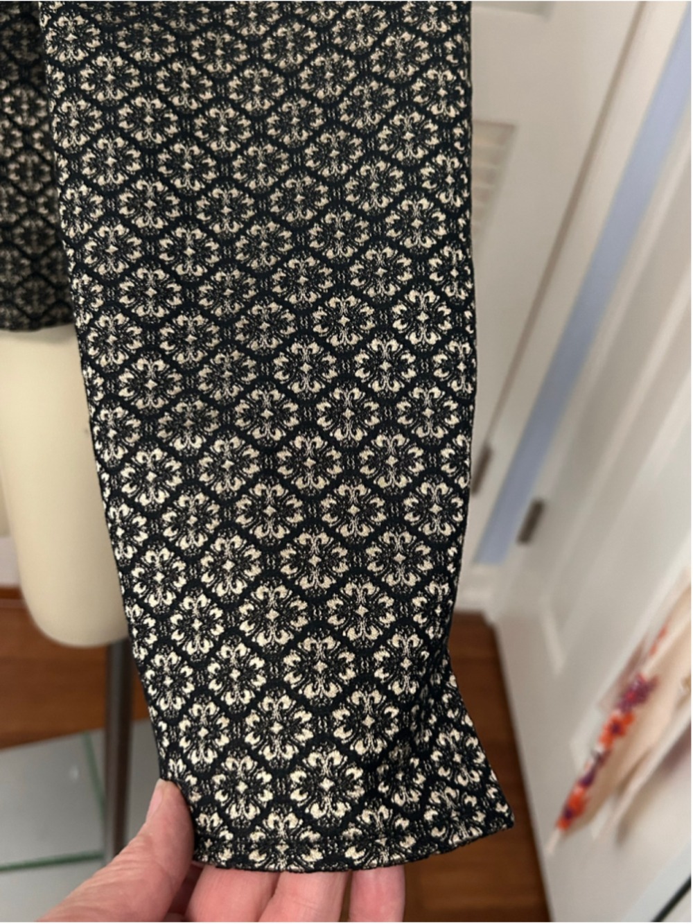 Chico’s Black Gold Geometric Floral Blazer Pants Set 2-Piece set, Size 2 - Picture 9 of 16